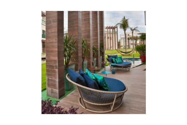 Chaise Escuna